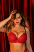 Busty escort model Gloria new photos!